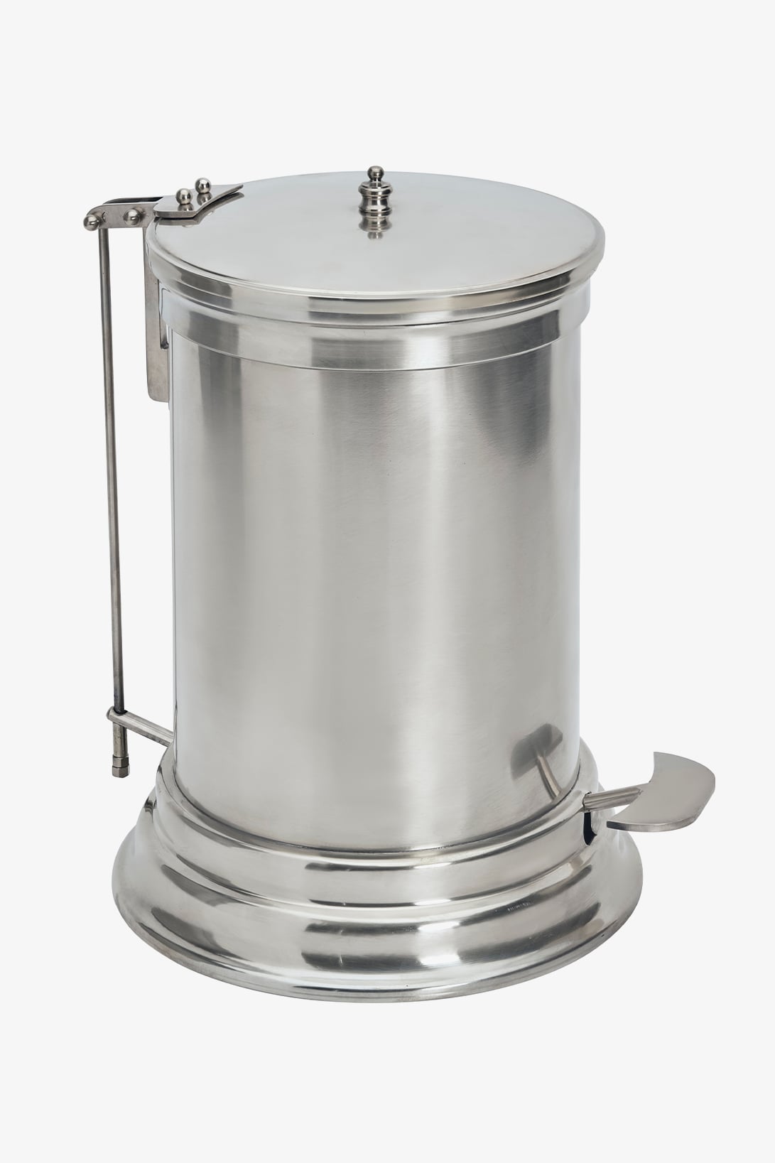 Essentials Classic Waste Can in Chrome